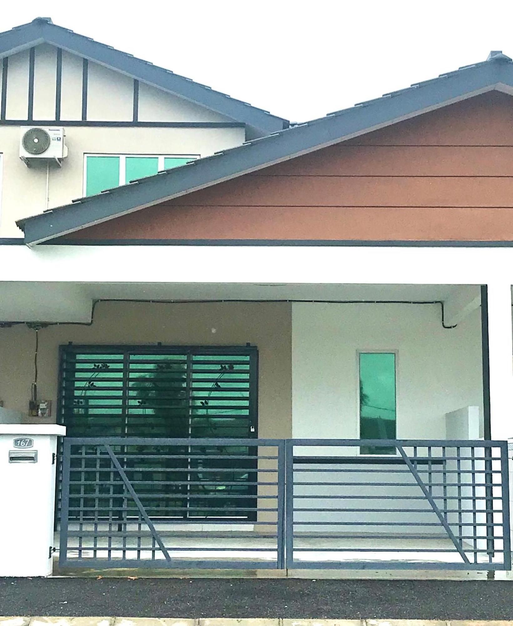 Chempaka Homestay Seri Iskandar Exterior foto